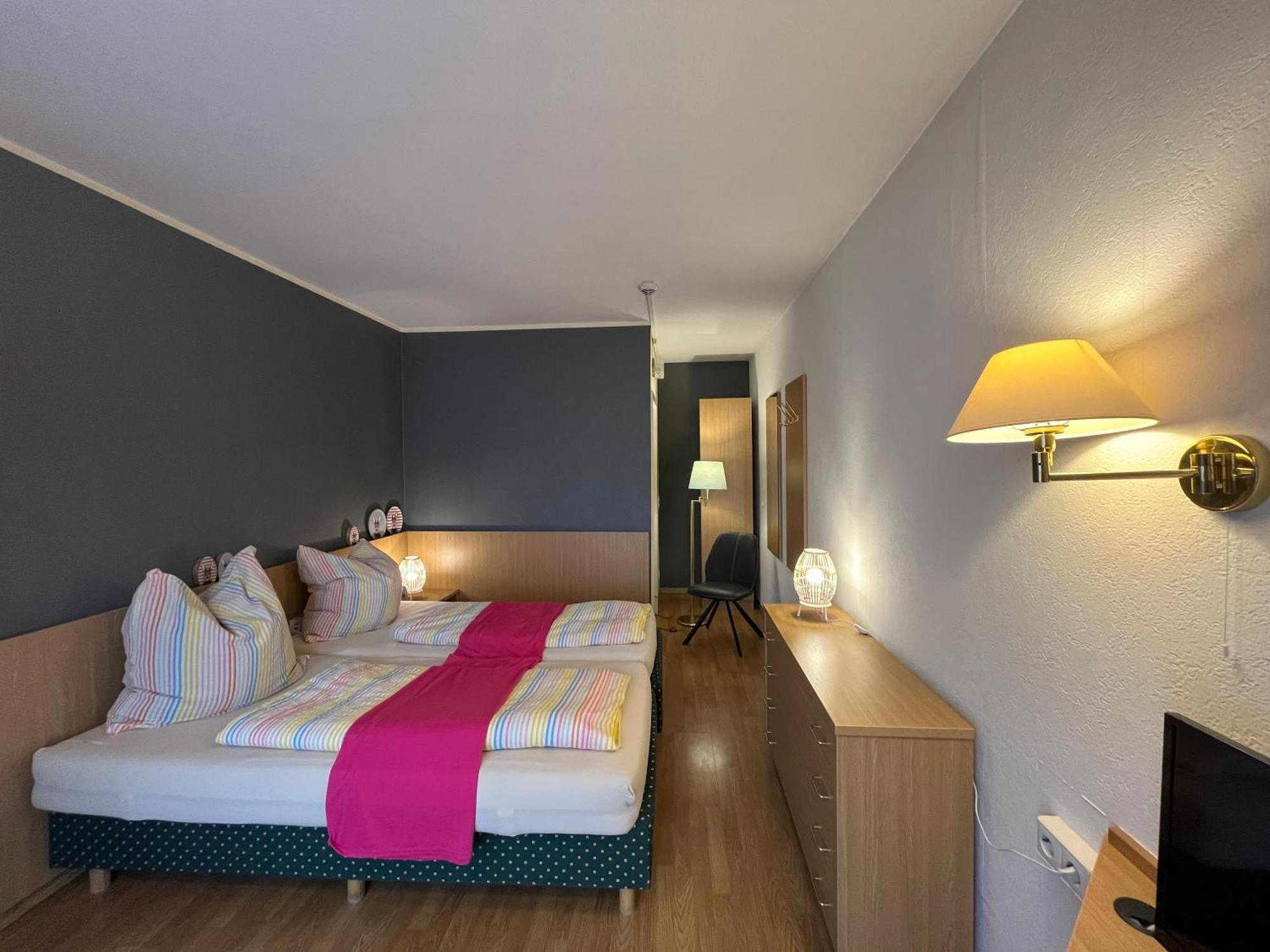 Ferienwohnungen Wellness Goldener Hahn Baiersbronn Zimmer foto