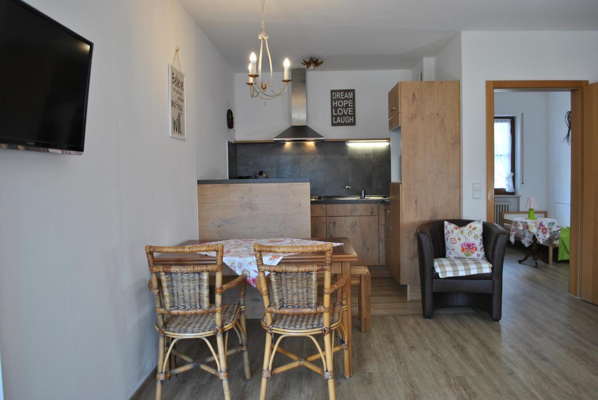 Ferienwohnungen Wellness Goldener Hahn Baiersbronn Zimmer foto
